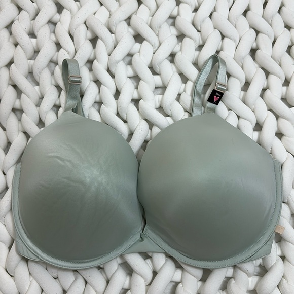 Victoria Secret Bra - Picture 1 of 6